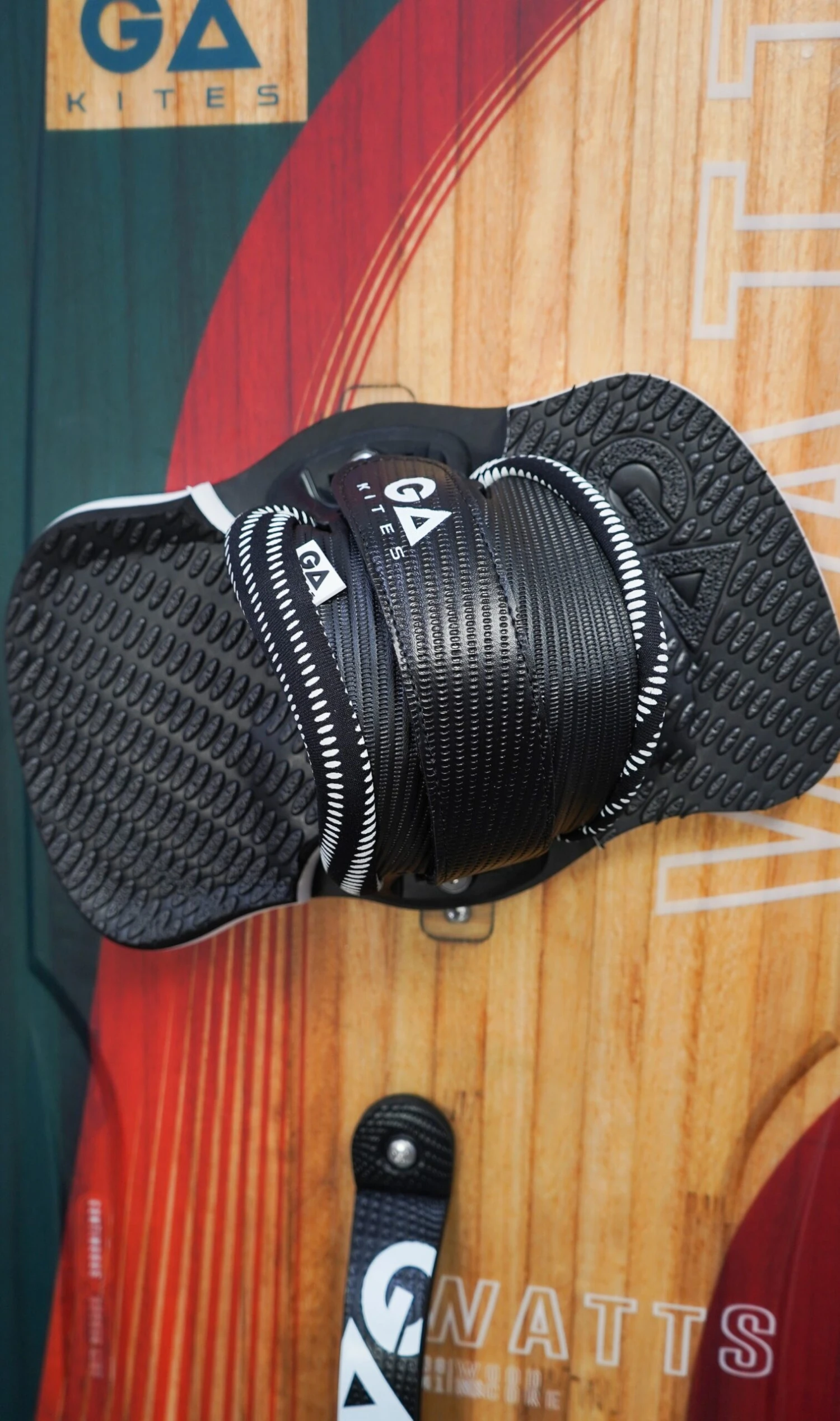 GAASTRA GA Kite Board Set Watts 2024 - 135x40 (Set) 3 GAASTRA GA Kite Board Set Watts 2024 - 135x40 (Set) – Bild 3